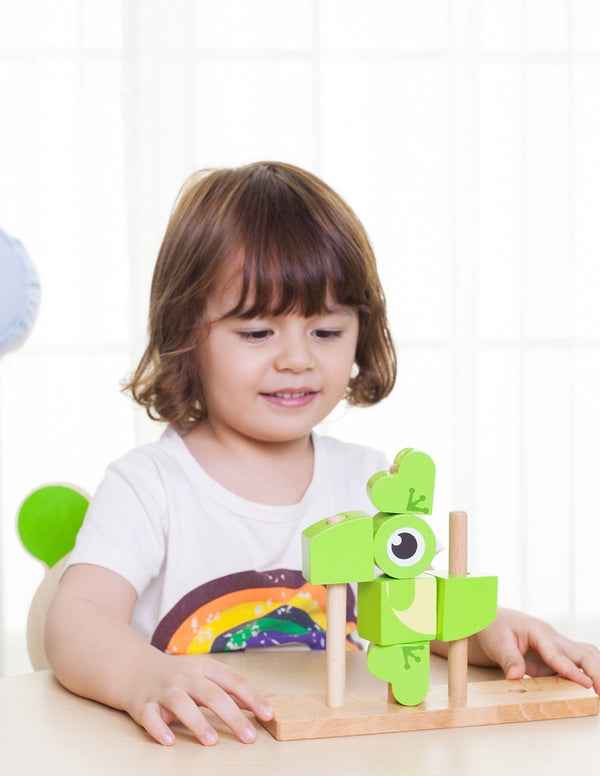 Wooden cube puzzle for children - Froggy